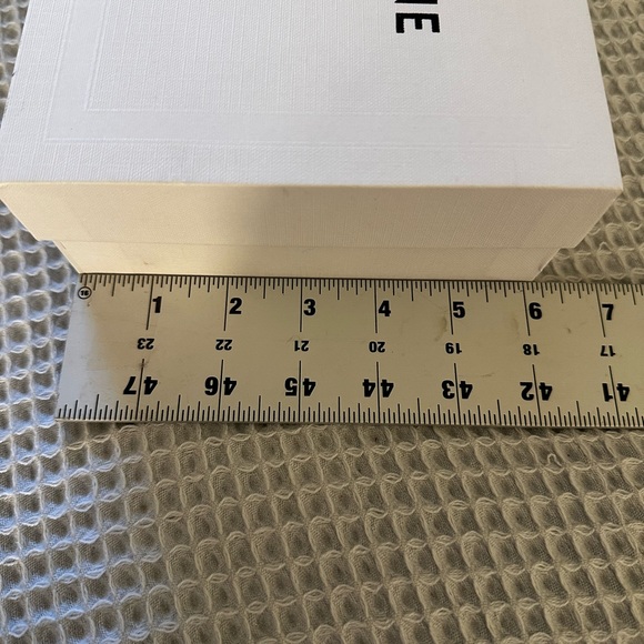 Authentic Celine, textured paper gift box - Picture 4 of 5